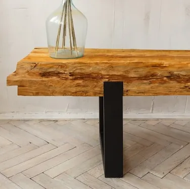 Meuble d'artisan menuisier en bois massif